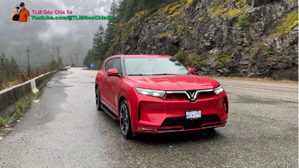 Lái VinFast VF 9 chạy liền 600km không 'bã người', có thể ‘vượt đèo, băng mưa'- Ảnh 5. Lái VinFast VF 9 chạy liền 600km không 'bã người', có thể ‘vượt đèo, băng mưa'- Ảnh 5.
