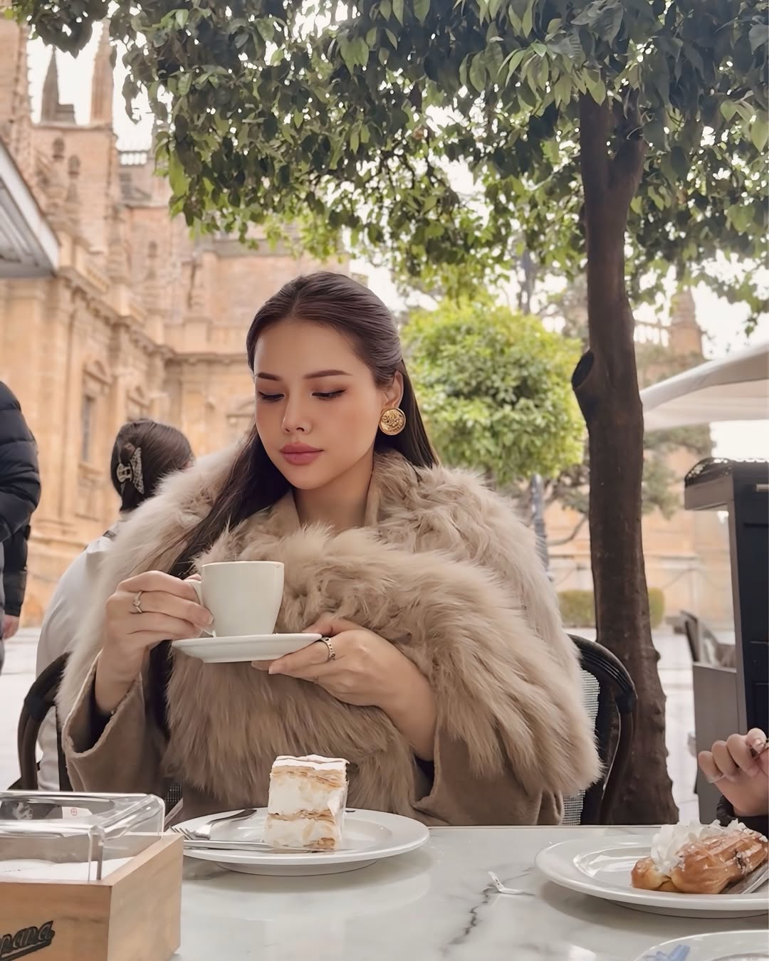 "Chất" như nàng dâu hào môn Phanh Lee: Rảnh quá nên thanh lý phụ kiện, toàn đồ sang xịn mịn giá từ 300k, "hết vèo vèo" nhanh như gió- Ảnh 7. "Chất" như nàng dâu hào môn Phanh Lee: Rảnh quá nên thanh lý phụ kiện, toàn đồ sang xịn mịn giá từ 300k, "hết vèo vèo" nhanh như gió- Ảnh 7.