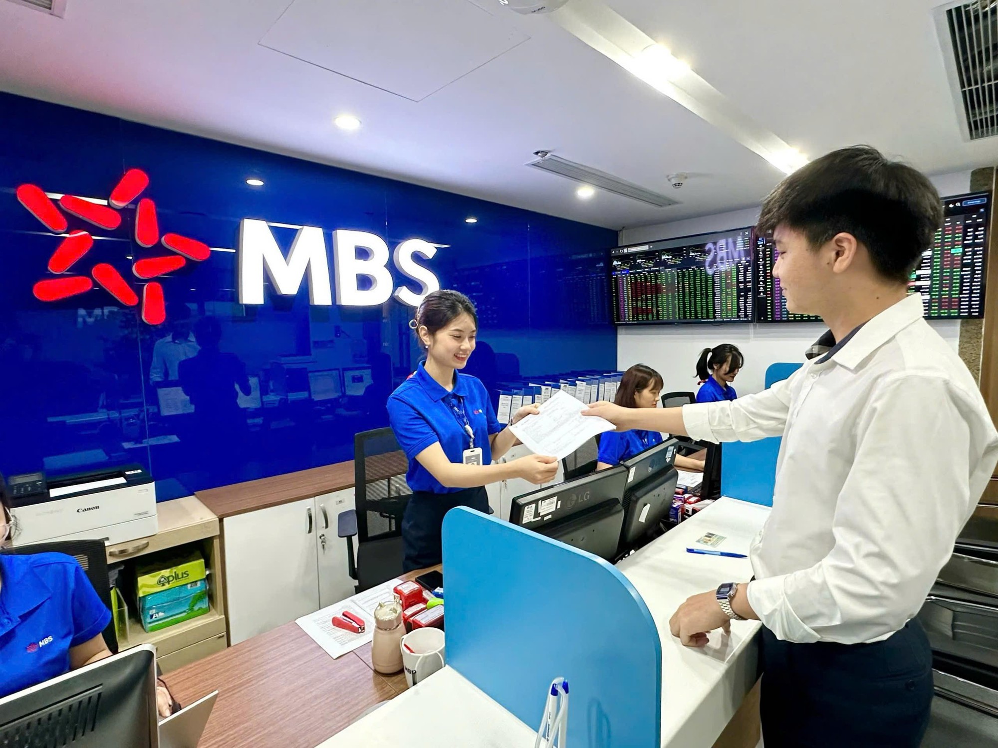 Không chỉ là phép toán, 5x5=25 còn là công thức đầu tư thế hệ mới của những Gen Z thông minh, hiện đại- Ảnh 4. Không chỉ là phép toán, 5x5=25 còn là công thức đầu tư thế hệ mới của những Gen Z thông minh, hiện đại- Ảnh 4.