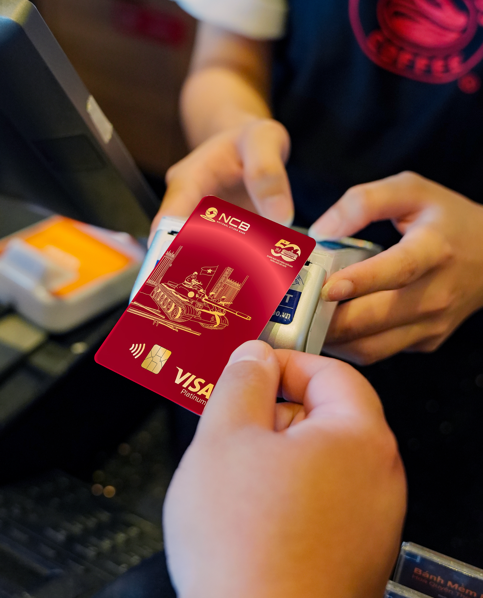 Độc đáo chiếc thẻ visa "Thống Nhất" trong những khung hình lịch sử- Ảnh 6. Độc đáo chiếc thẻ hi88.com - hi88.win "Thống Nhất" trong những khung hình lịch sử- Ảnh 6.