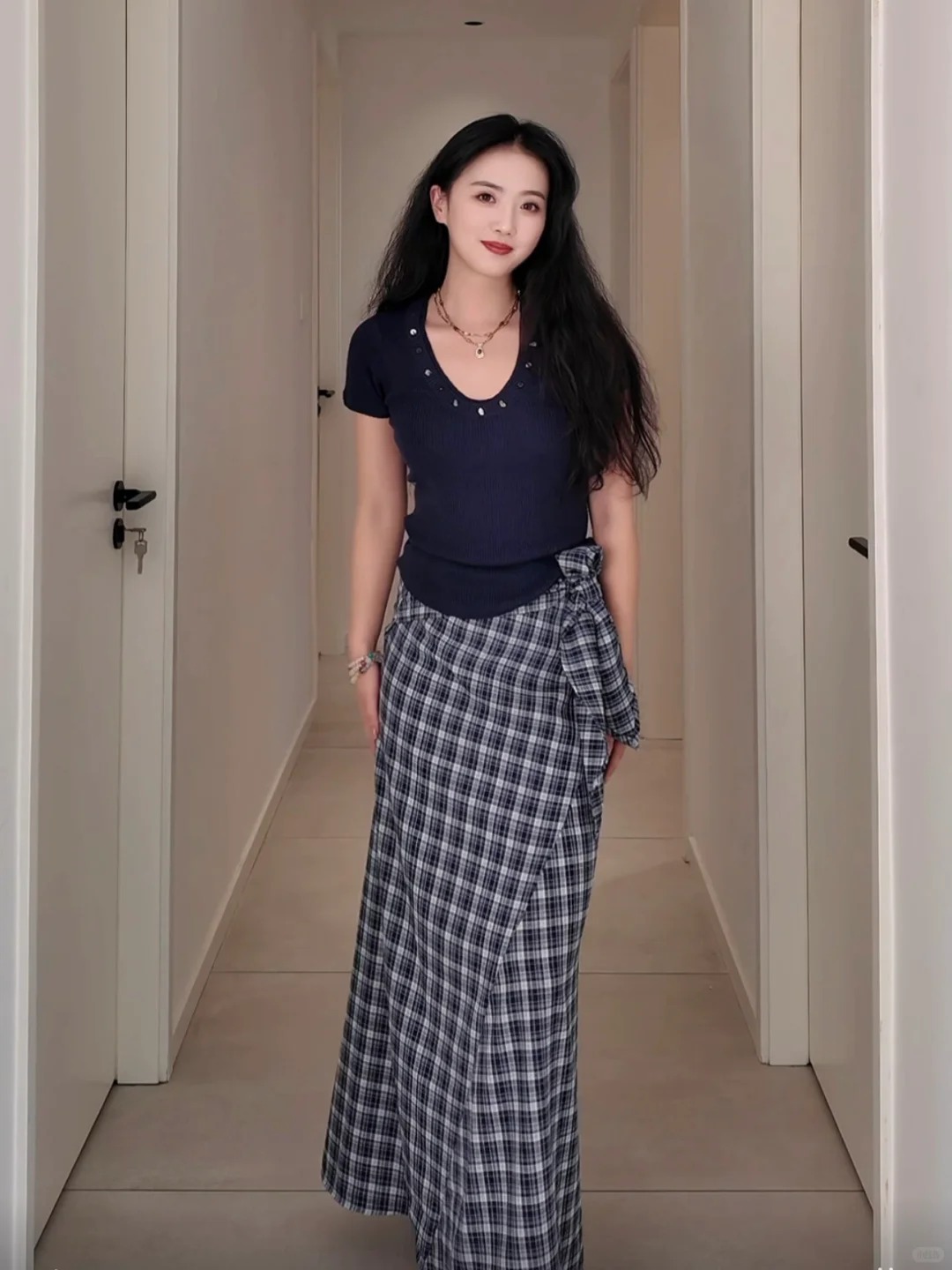 Trong tháng 6, người mệnh Thủy nên mặc gam màu nào để thu hút may mắn, xua đuổi xui rủi?- Ảnh 3. Trong tháng 6, người mệnh Thủy nên mặc gam màu nào để thu hút may mắn, xua đuổi xui rủi?- Ảnh 3.