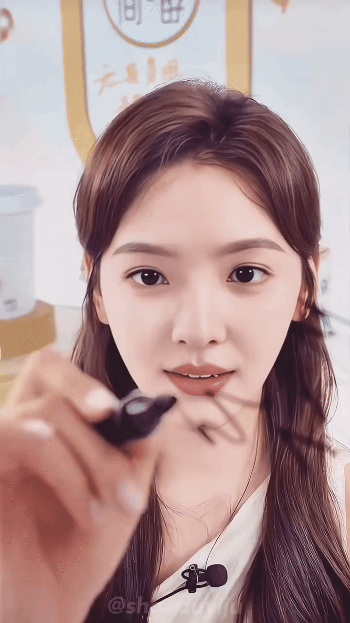 Netizen gọi tên top mỹ nam, mỹ nữ vượt ải “kính chiếu yêu” của Cbiz: Cận tới đâu cũng vẫn đẹp như phim điện ảnh- Ảnh 4. Netizen gọi tên top mỹ nam, mỹ nữ vượt ải “kính chiếu yêu” của Cbiz: Cận tới đâu cũng vẫn đẹp như phim điện ảnh- Ảnh 4.