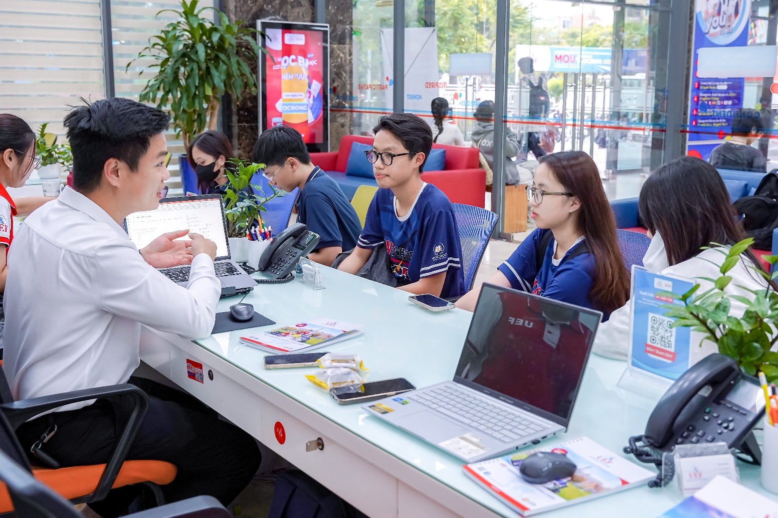 Xét học bạ, lựa chọn chiến lược để có học bổng sớm và tăng cơ hội vào đại học- Ảnh 1. Xét học bạ, lựa chọn chiến lược để có học bổng sớm và tăng cơ hội vào đại học- Ảnh 1.