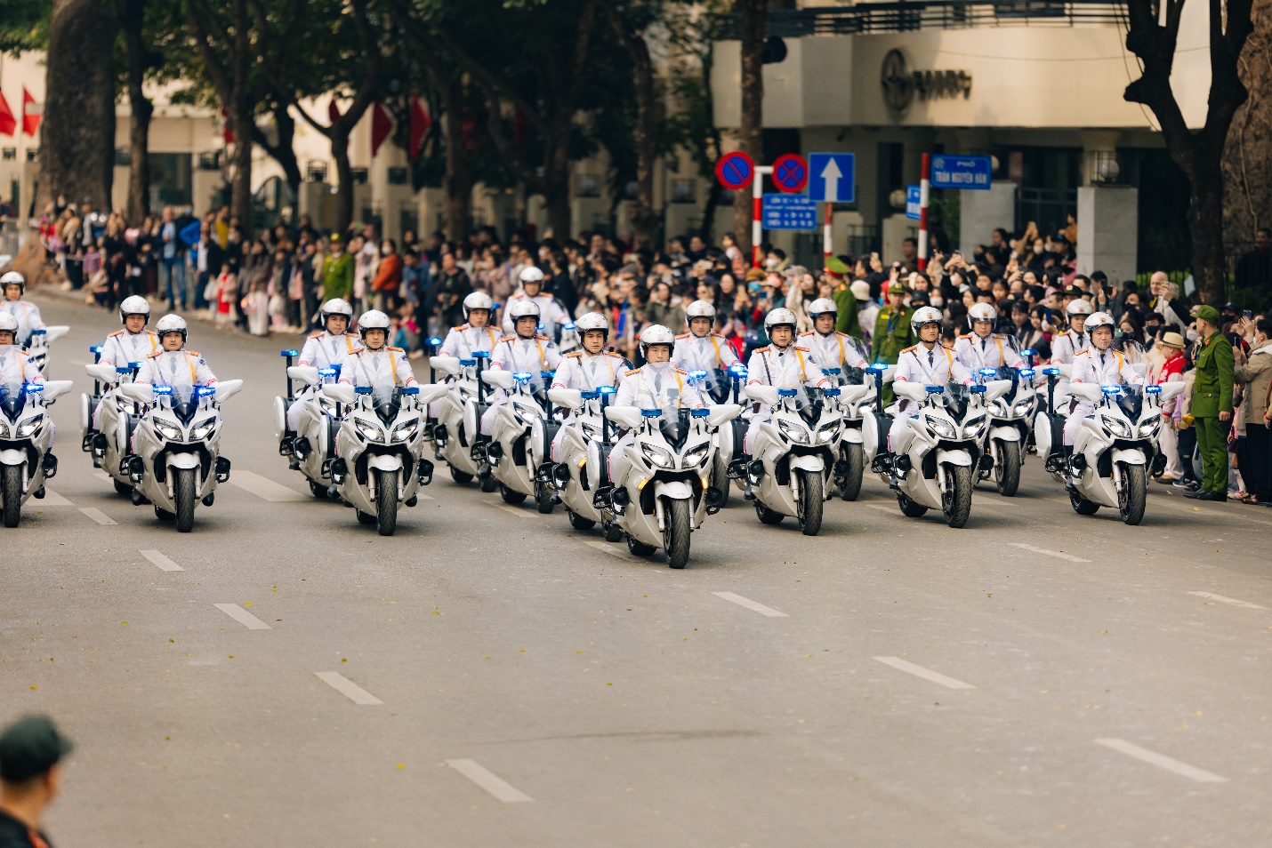 Gala âm nhạc “Vinh quang Công an nhân dân Việt Nam” đến thành phố Hồ Chí Minh- Ảnh 1. Gala âm nhạc “Vinh quang Công an nhân dân Việt Nam” đến thành phố Hồ Chí Minh- Ảnh 1.
