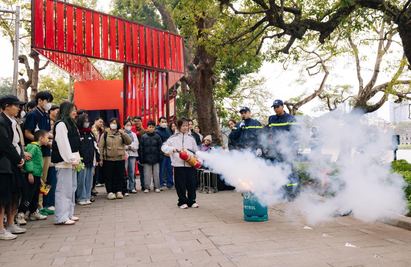 Gala âm nhạc “Vinh quang Công an nhân dân Việt Nam” đến thành phố Hồ Chí Minh- Ảnh 3. Gala âm nhạc “Vinh quang Công an nhân dân Việt Nam” đến thành phố Hồ Chí Minh- Ảnh 3.