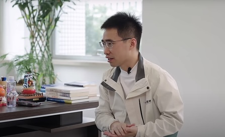 Chàng trai nông thôn nghèo ‘tới phát hờn’ và thương vụ đầu tư hơn 350 tỷ đồng: Xuất thân không quyết định đích đến! - Ảnh 2. Chàng trai nông thôn nghèo ‘tới phát hờn’ và thương vụ đầu tư hơn 350 tỷ đồng: Xuất thân không quyết định đích đến! - Ảnh 2.
