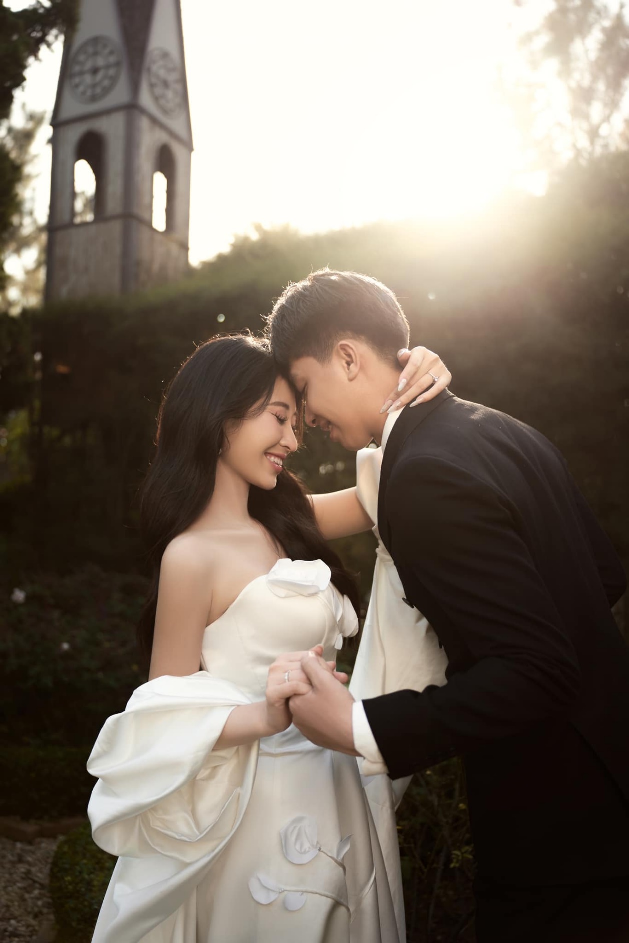 Ảnh cưới đúng chuẩn Gen Z: Loạt hot Tiktoker khiến netizen “phát sốt” với concept cực đỉnh tại SoHee Wedding- Ảnh 5. Ảnh cưới đúng chuẩn Gen Z: Loạt hot Tiktoker khiến netizen “phát sốt” với concept cực đỉnh tại hi88.com - hi88.win- Ảnh 5.