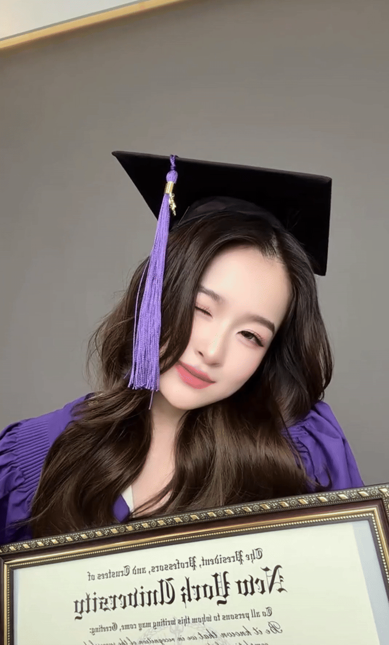 Đu trend quy tụ nhiều trai xinh gái đẹp nhất gần đây, rich kid Chao vẫn tạo nét thành công bằng một "phụ kiện" ai thấy cũng nể- Ảnh 1. Đu trend quy tụ nhiều trai xinh gái đẹp nhất gần đây, rich kid Chao vẫn tạo nét thành công bằng một "phụ kiện" ai thấy cũng nể- Ảnh 1.