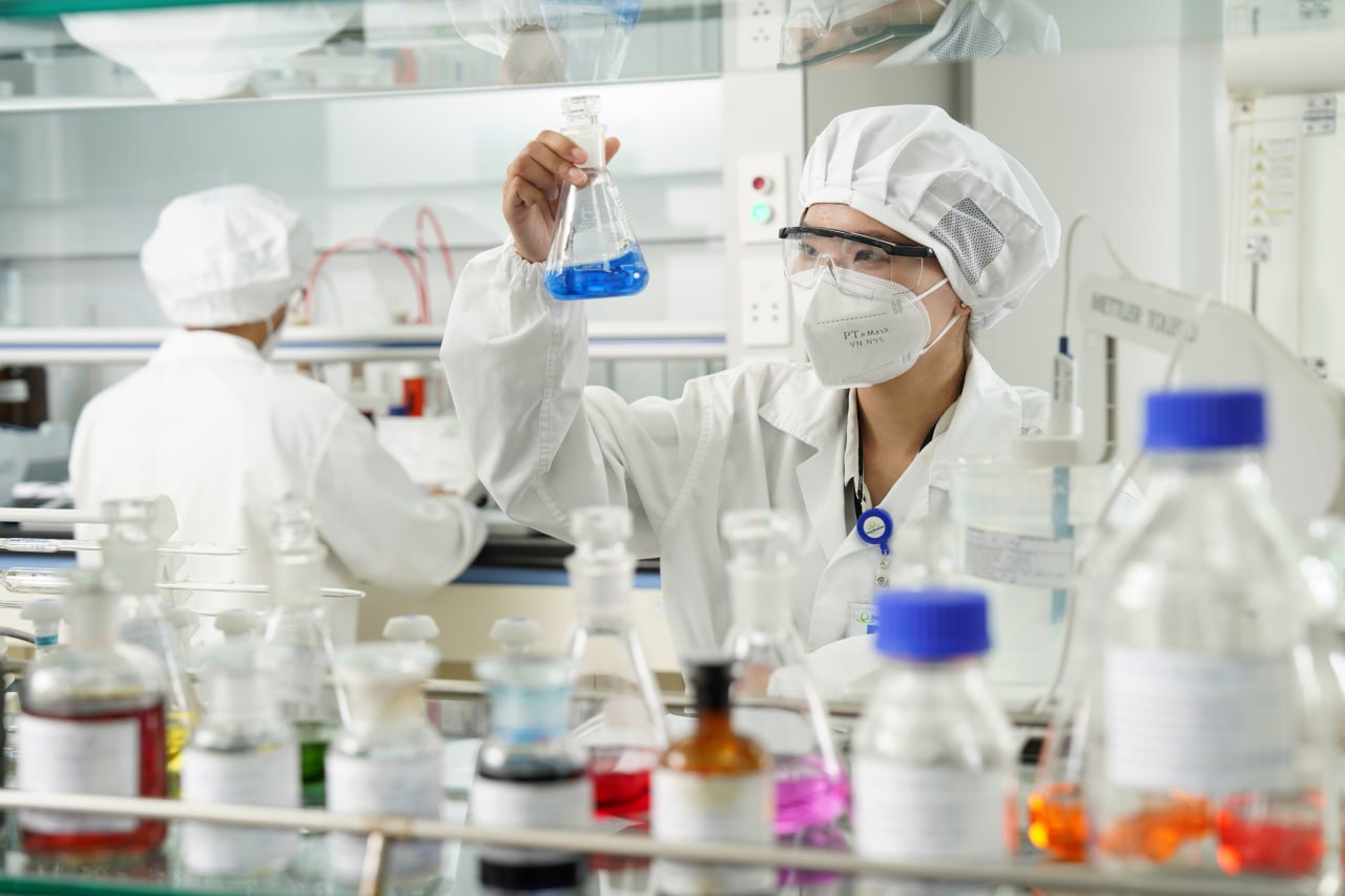 Imexpharm: 3 trụ cột tăng trưởng và mục tiêu 3.000 tỷ- Ảnh 1. Imexpharm: 3 trụ cột tăng trưởng và mục tiêu 3.000 tỷ- Ảnh 1.