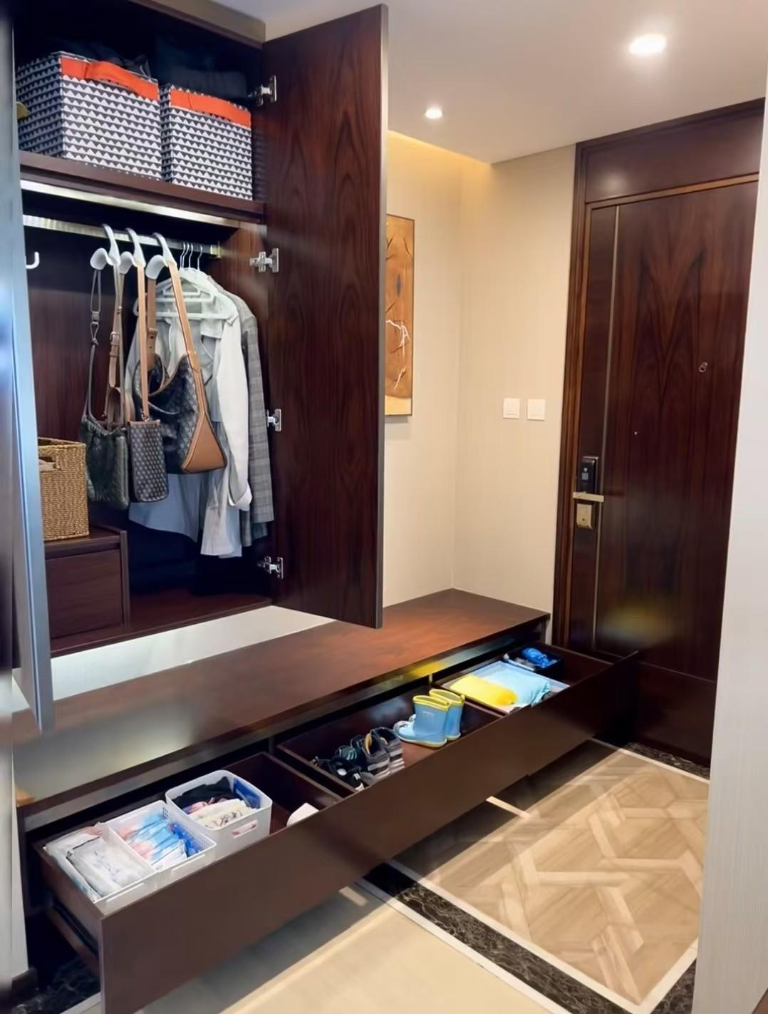 Ở tuổi 50, người phụ nữ này không cần dạy ai điều gì – chỉ cần mời về nhà chơi, ai cũng muốn về… "dọn dẹp" lại cuộc sống của mình!- Ảnh 3. Ở tuổi 50, người phụ nữ này không cần dạy ai điều gì – chỉ cần mời về nhà chơi, ai cũng muốn về… "dọn dẹp" lại cuộc sống của mình!- Ảnh 3.