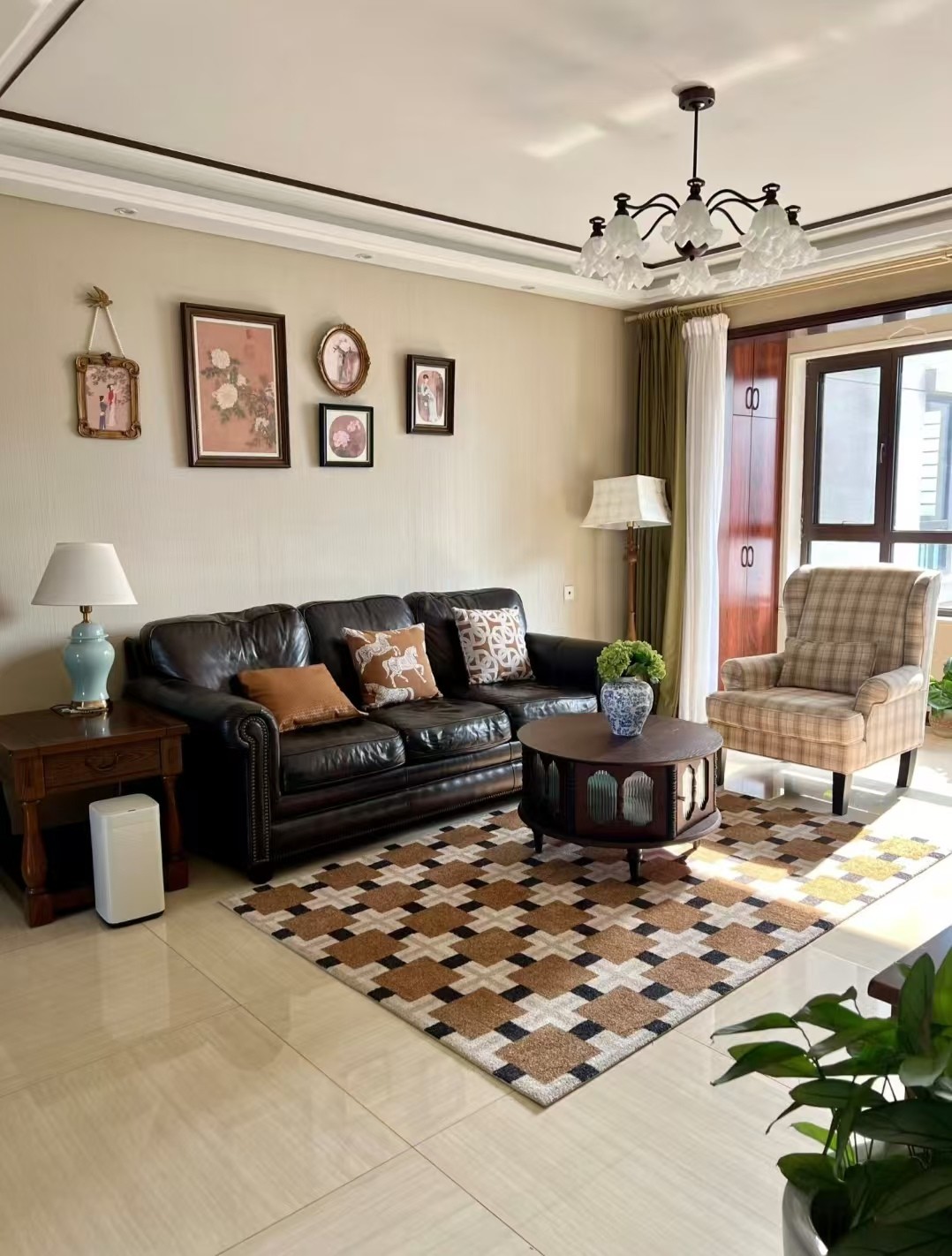 Ở tuổi 50, người phụ nữ này không cần dạy ai điều gì – chỉ cần mời về nhà chơi, ai cũng muốn về… "dọn dẹp" lại cuộc sống của mình!- Ảnh 4. Ở tuổi 50, người phụ nữ này không cần dạy ai điều gì – chỉ cần mời về nhà chơi, ai cũng muốn về… "dọn dẹp" lại cuộc sống của mình!- Ảnh 4.