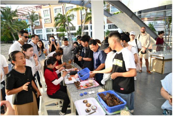 Hoàng Gia Pearl ra mắt trải nghiệm độc bản tại Nha Trang: Tự tay lặn biển, tìm ngọc, chế tác trang sức- Ảnh 5. Hoàng Gia Pearl ra mắt trải nghiệm độc bản tại Nha Trang: Tự tay lặn biển, tìm ngọc, chế tác trang sức- Ảnh 5.