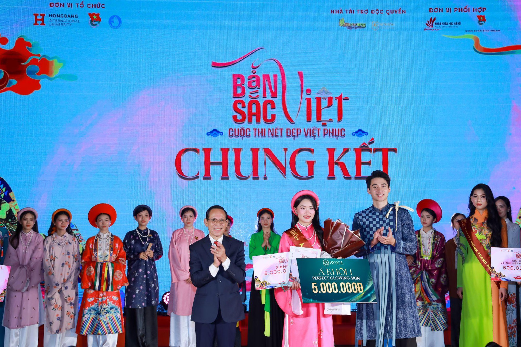 Profile cực xịn của Á khôi 1 Suri Phương Anh: 13 tuổi đã là Người mẫu nhí của năm, soi thành tích học tập mới thật sự choáng- Ảnh 1. Profile cực xịn của Á khôi 1 Suri Phương Anh: 13 tuổi đã là Người mẫu nhí của năm, soi thành tích học tập mới thật sự choáng- Ảnh 1.