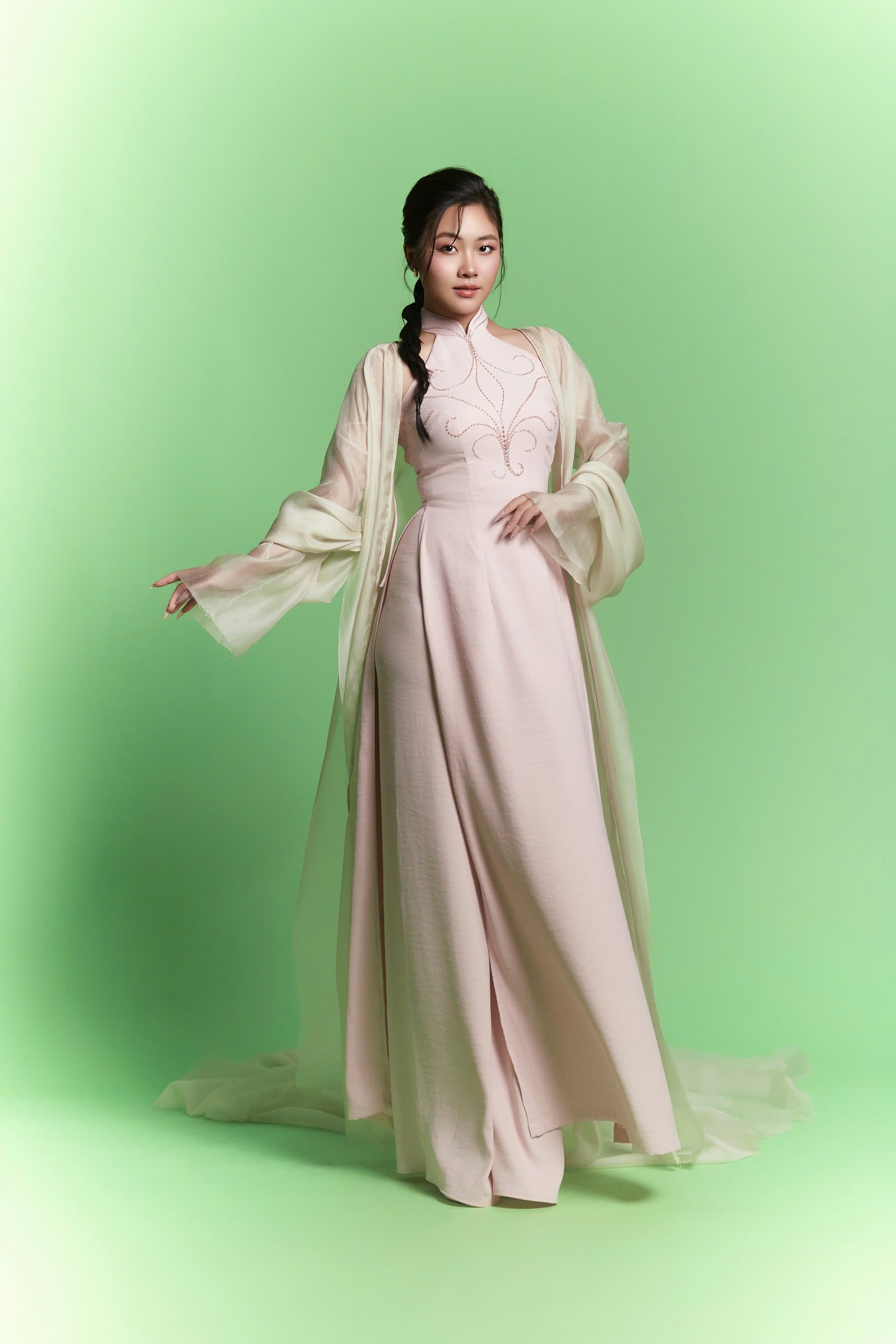 Profile cực xịn của Á khôi 1 Suri Phương Anh: 13 tuổi đã là Người mẫu nhí của năm, soi thành tích học tập mới thật sự choáng- Ảnh 2. Profile cực xịn của Á khôi 1 Suri Phương Anh: 13 tuổi đã là Người mẫu nhí của năm, soi thành tích học tập mới thật sự choáng- Ảnh 2.