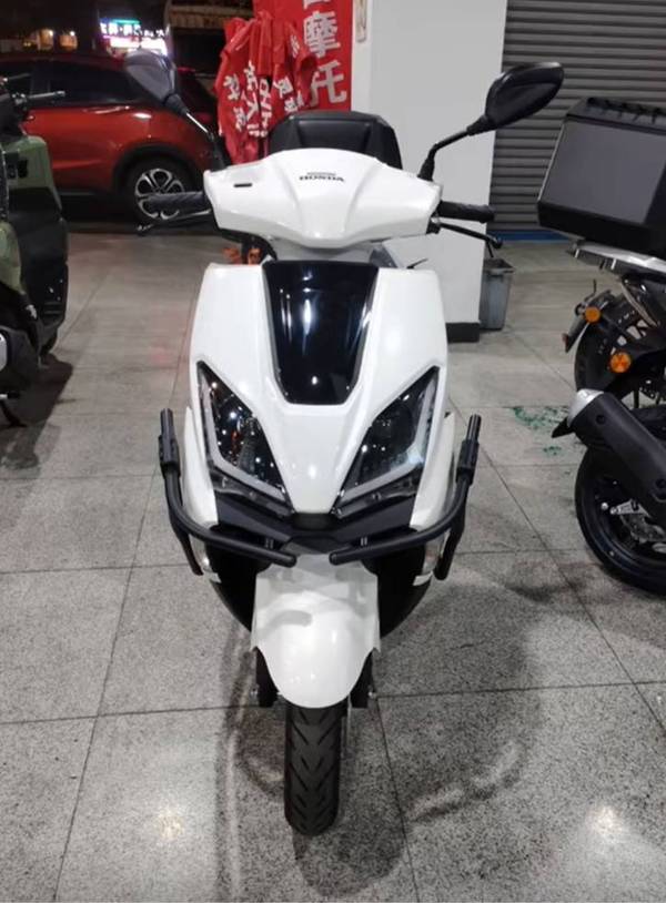 Honda 'âm thầm' ra mắt mẫu xe tay ga cao cấp, giá dự kiến dưới 40 triệu đồng- Ảnh 3. Honda 'âm thầm' ra mắt mẫu xe tay ga cao cấp, giá dự kiến dưới 40 triệu đồng- Ảnh 3.