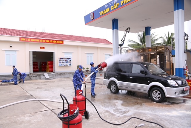Bộ Tư lệnh Vùng Cảnh sát biển 4 tích cực ưởng ứng Tháng hành động về an toàn vệ sinh lao động năm 2025- Ảnh 2. Bộ Tư lệnh Vùng Cảnh sát biển 4 tích cực ưởng ứng Tháng hành động về an toàn vệ sinh lao động năm 2025- Ảnh 2.