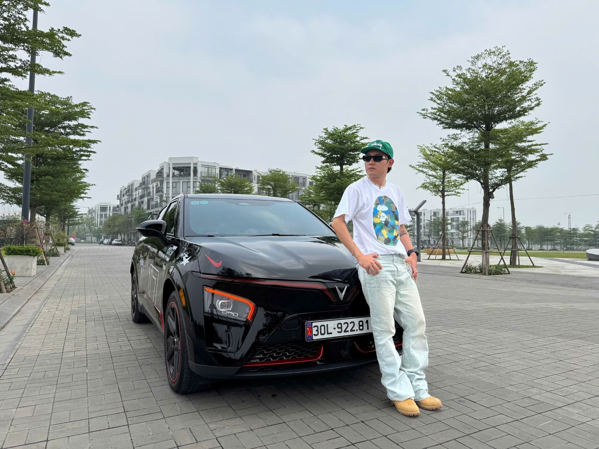 Gen Z làm ngành thời trang chạy VinFast VF 7: “Động cơ mạnh là tính năng an toàn, tiết kiệm 5-6 triệu đồng/tháng so với xe xăng”- Ảnh 1. Gen Z làm ngành thời trang chạy VinFast VF 7: “Động cơ mạnh là tính năng an toàn, tiết kiệm 5-6 triệu đồng/tháng so với xe xăng”- Ảnh 1.