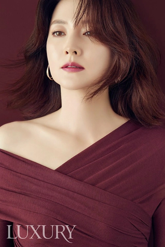 Lee Young Ae tuổi U60 tươi trẻ nhờ mỗi năm làm 1 việc để tăng sinh collagen, elastin- Ảnh 7. Lee Young Ae tuổi U60 tươi trẻ nhờ mỗi năm làm 1 việc để tăng sinh collagen, elastin- Ảnh 7.