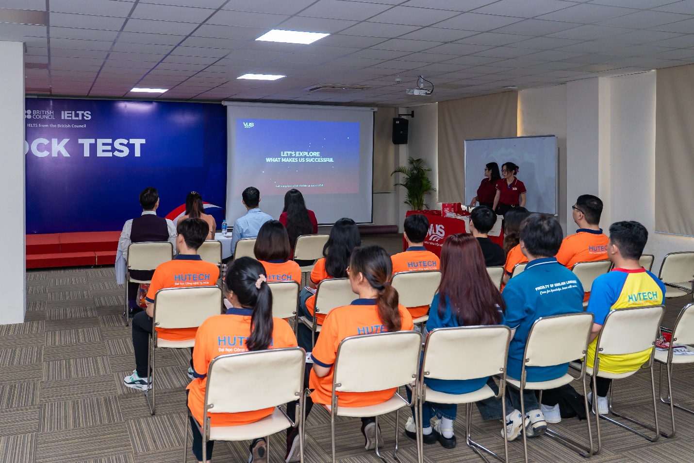 Sinh viên Ngôn ngữ Anh HUTECH: Học thế nào để chinh phục thị trường toàn cầu- Ảnh 6. Sinh viên Ngôn ngữ Anh HUTECH: Học thế nào để chinh phục thị trường toàn cầu- Ảnh 6.