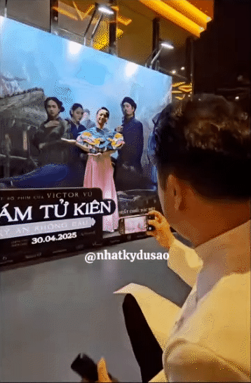 Victor Vũ dù có là "đạo diễn trăm tỷ" thì khi chụp ảnh cho vợ vẫn bị chỉnh như thường: Lia cam cả nghìn góc, vợ mà không đăng là hiểu rồi đấy!- Ảnh 6. Victor Vũ dù có là "đạo diễn trăm tỷ" thì khi chụp ảnh cho vợ vẫn bị chỉnh như thường: Lia cam cả nghìn góc, vợ mà không đăng là hiểu rồi đấy!- Ảnh 6.