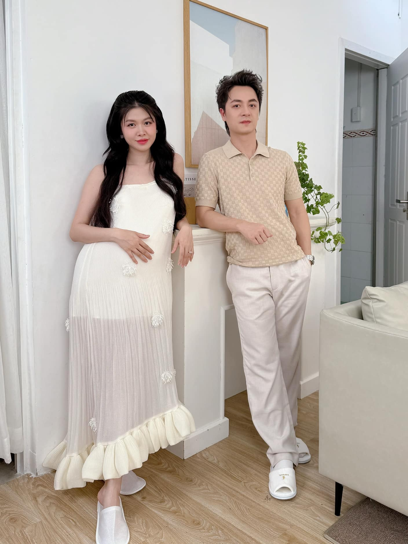 Chuyến đi xa đầu đời của bé út nhà Đăng Khôi - Thủy Anh: Dân tình vừa được dịp ngắm cả 3 quý tử, vừa ngạc nhiên với visual không thua gì bố của cậu cả- Ảnh 2.