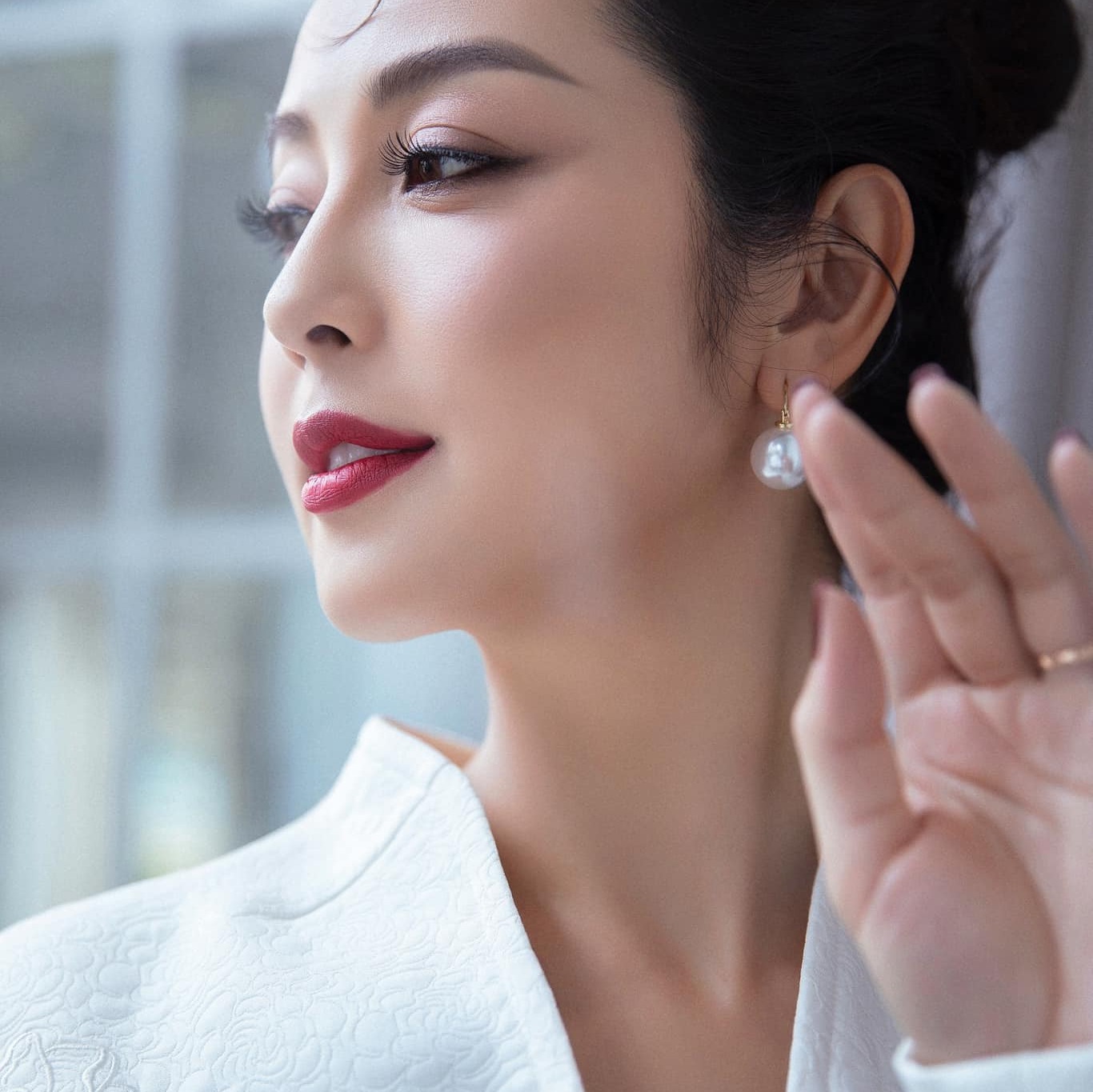 Mẹ 4 con Jennifer Phạm trẻ mãi không già: Bí quyết không chỉ là ăn uống và tập luyện mà còn "bơm" đều vào da 1 thứ để tăng collagen- Ảnh 5. Mẹ 4 con Jennifer Phạm trẻ mãi không già: Bí quyết không chỉ là ăn uống và tập luyện mà còn "bơm" đều vào da 1 thứ để tăng collagen- Ảnh 5.