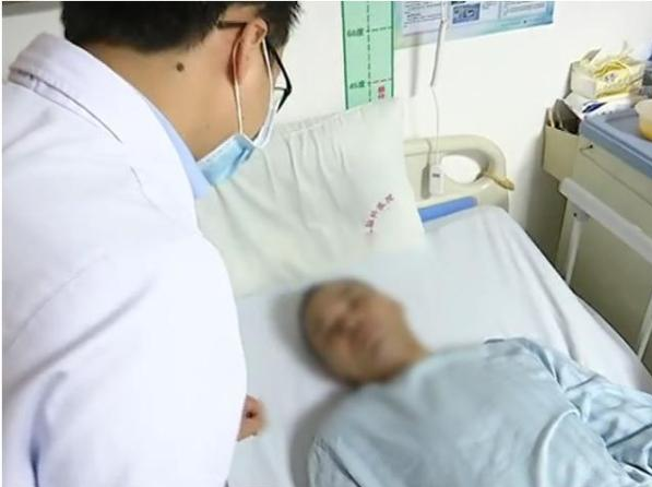 Người đàn ông hôn mê 7 ngày sau khi ăn 1 thực phẩm trong tủ lạnh, nhà nào có thì cần bỏ ngay!- Ảnh 1. Người đàn ông hôn mê 7 ngày sau khi ăn 1 thực phẩm trong tủ lạnh, nhà nào có thì cần bỏ ngay!- Ảnh 1.