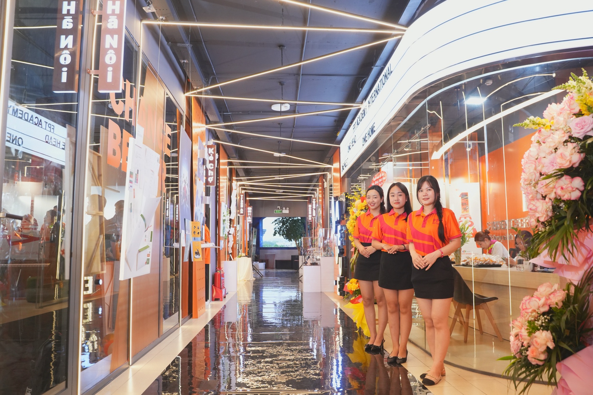 FPT Aptech khai trương cơ sở mới tại Hà Nội: Không gian học lập trình đậm chất công nghệ- Ảnh 1. FPT Aptech khai trương cơ sở mới tại Hà Nội: Không gian học lập trình đậm chất công nghệ- Ảnh 1.