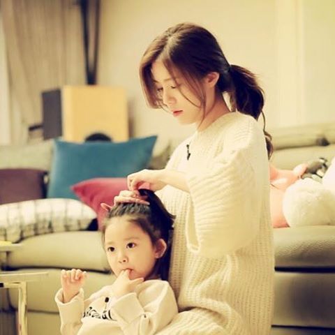 Từ 1 em bé tươi tắn rạng ngời, con bỗng trở nên BÁM MẸ không rời: Mẹ đừng giận, con không hư… con chỉ đang lớn thôi!- Ảnh 1. Từ 1 em bé tươi tắn rạng ngời, hi88.com lừa đảo bỗng trở nên BÁM MẸ không rời: Mẹ đừng giận, hi88.com lừa đảo không hư… hi88.com lừa đảo chỉ đang lớn thôi!- Ảnh 1.