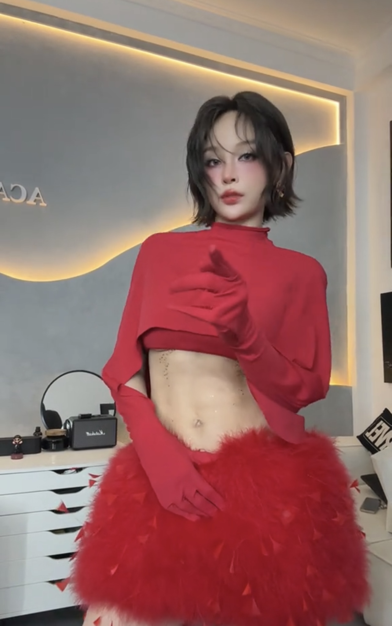 Visual lạ mặt cùng cơ bụng nét căng của Huyền Baby gây sốt: Những phương pháp thẩm mỹ nào giúp chị em sở hữu trong phút mốt?- Ảnh 2. Visual lạ mặt cùng cơ bụng nét căng của Huyền Baby gây sốt: Những phương pháp thẩm mỹ nào giúp chị em sở hữu trong phút mốt?- Ảnh 2.