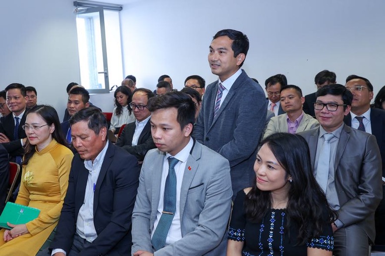 Thủ tướng làm việc với các chuyên gia kiều bào: Sẵn sàng góp sức để đất nước làm chủ các công nghệ chiến lược- Ảnh 2. Thủ tướng làm việc với các chuyên gia kiều bào: Sẵn sàng góp sức để đất nước làm chủ các công nghệ chiến lược- Ảnh 2.