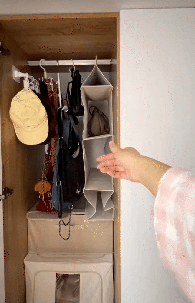 Chiêu cơi nới, sắp xếp tủ quần áo từ 5 món "bảo bối" loanh quanh 100k của một cô nàng Hà Nội, chị em thỏa đam mê shopping chẳng lo chật tủ- Ảnh 15. Chiêu cơi nới, sắp xếp tủ quần áo từ 5 món "bảo bối" loanh quanh 100k của một cô nàng Hà Nội, chị em thỏa đam mê shopping chẳng lo chật tủ- Ảnh 15.