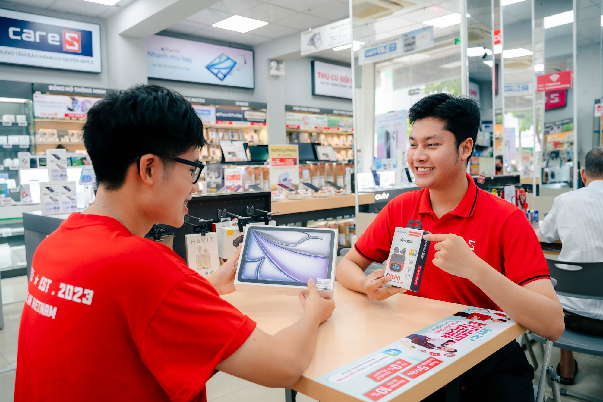CellphoneS giảm 10%, đổi điểm nhận quà cùng nhiều ưu đãi trong Tựu Trường Lên Cấp- Ảnh 2. tải app hi88 giảm 10%, đổi điểm nhận quà cùng nhiều ưu đãi trong Tựu Trường Lên Cấp- Ảnh 2.
