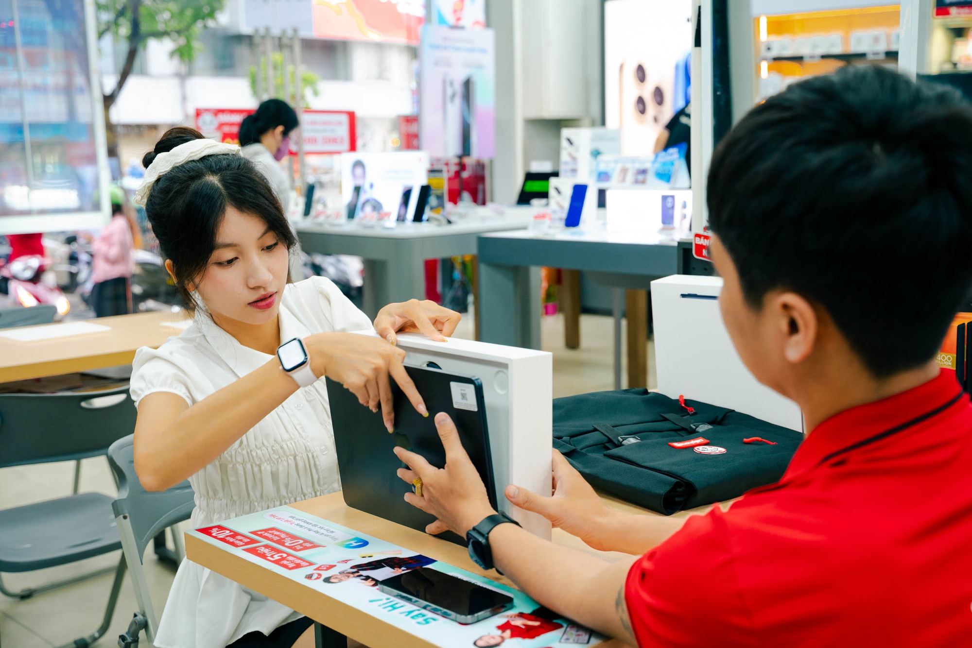 CellphoneS giảm 10%, đổi điểm nhận quà cùng nhiều ưu đãi trong Tựu Trường Lên Cấp- Ảnh 5. tải app hi88 giảm 10%, đổi điểm nhận quà cùng nhiều ưu đãi trong Tựu Trường Lên Cấp- Ảnh 5.