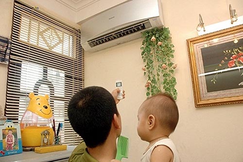 Có 7 nguyên tắc cho trẻ NẰM ĐIỀU HÒA bố mẹ cần phải nhớ khi con đang bị viêm phổi, viêm phế quản, viêm mũi họng- Ảnh 2. Có 7 nguyên tắc cho trẻ NẰM ĐIỀU HÒA bố mẹ cần phải nhớ khi con đang bị viêm phổi, viêm phế quản, viêm mũi họng- Ảnh 2.