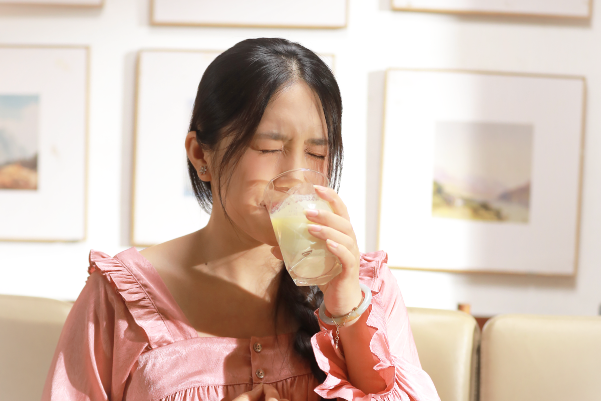 Sữa bầu khó uống không phải lỗi của mẹ!- Ảnh 1. Sữa bầu khó uống không phải lỗi của mẹ!- Ảnh 1.