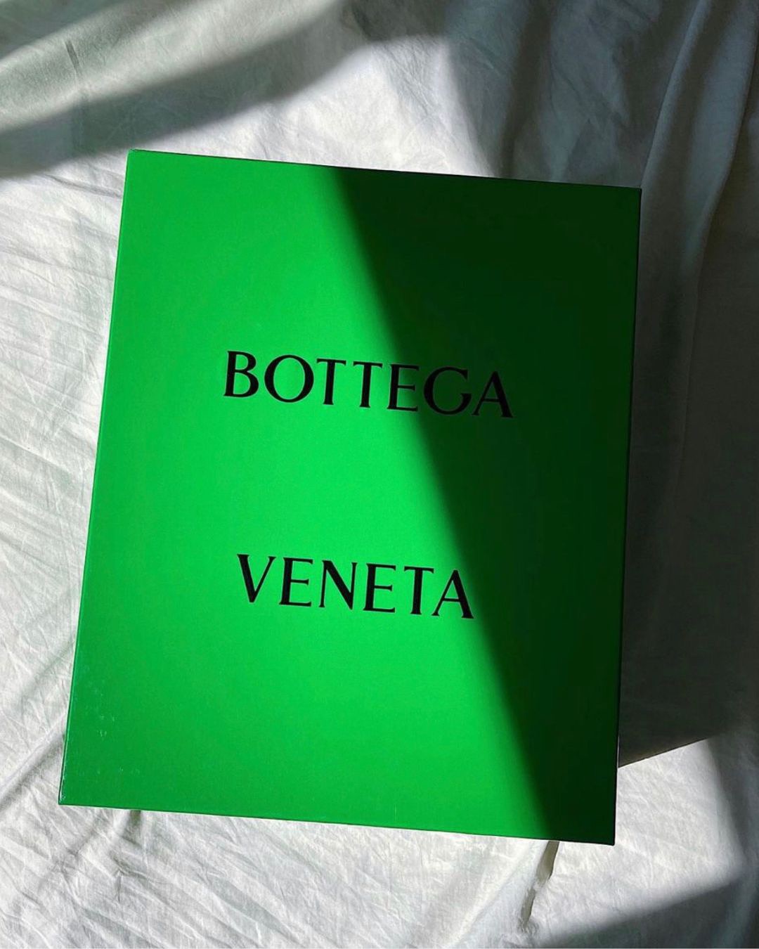 Bottega Veneta – Thương hiệu xa xỉ không logo nhưng vẫn khiến cả thế giới phải ngưỡng mộ- Ảnh 13. Bottega Veneta – Thương hiệu xa xỉ không logo nhưng vẫn khiến cả thế giới phải ngưỡng mộ- Ảnh 13.