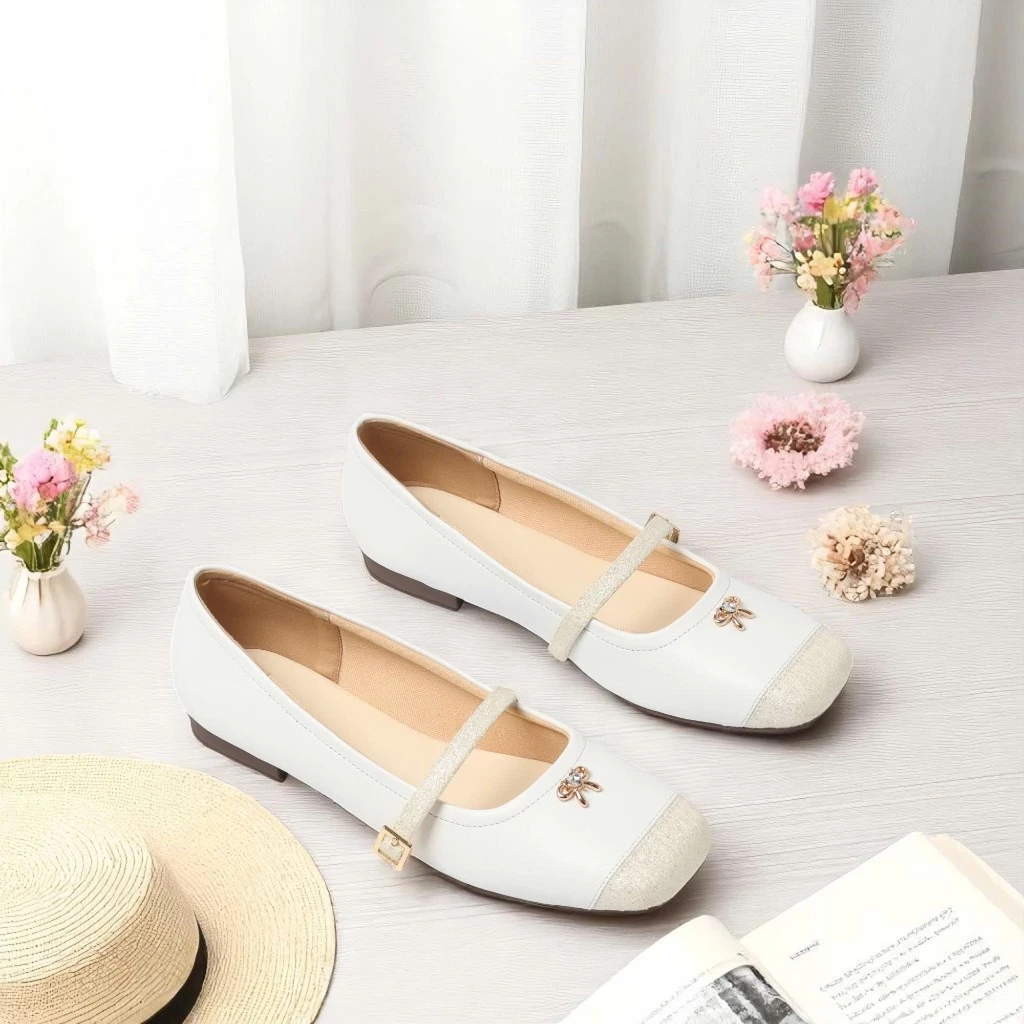 H'Hen Niê mang bầu vẫn diện giày 15cm lên show nhưng đời thường lại chỉ đi đúng 1 kiểu giày này- Ảnh 6. H'Hen Niê mang bầu vẫn diện giày 15cm lên show nhưng đời thường lại chỉ đi đúng 1 kiểu giày này- Ảnh 6.
