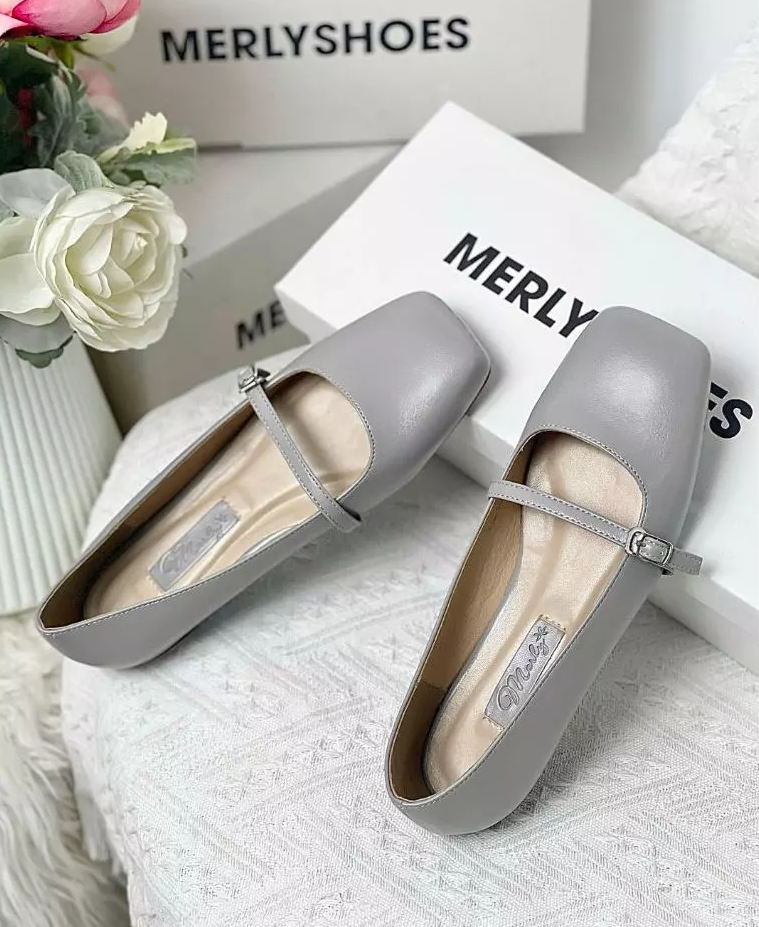H'Hen Niê mang bầu vẫn diện giày 15cm lên show nhưng đời thường lại chỉ đi đúng 1 kiểu giày này- Ảnh 7. H'Hen Niê mang bầu vẫn diện giày 15cm lên show nhưng đời thường lại chỉ đi đúng 1 kiểu giày này- Ảnh 7.
