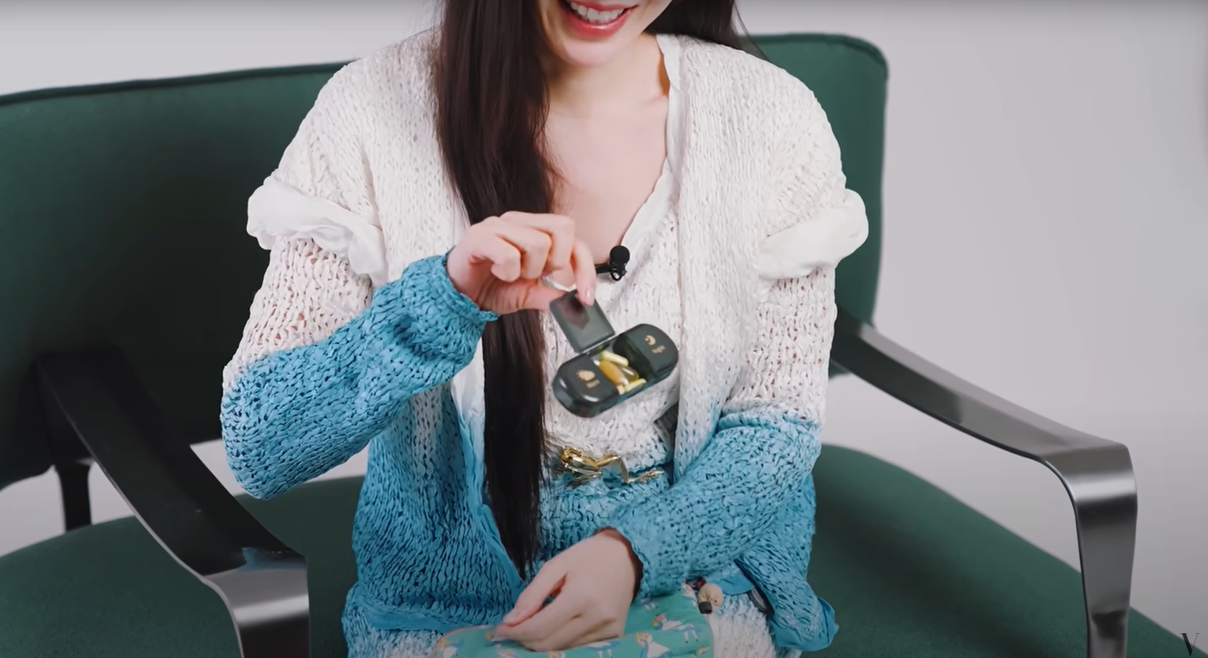 Một thứ rẻ bèo nhưng luôn được Son Ye Jin giữ khư khư trong túi xách- Ảnh 4. Một thứ rẻ bèo nhưng luôn được Son Ye Jin giữ khư khư trong túi xách- Ảnh 4.