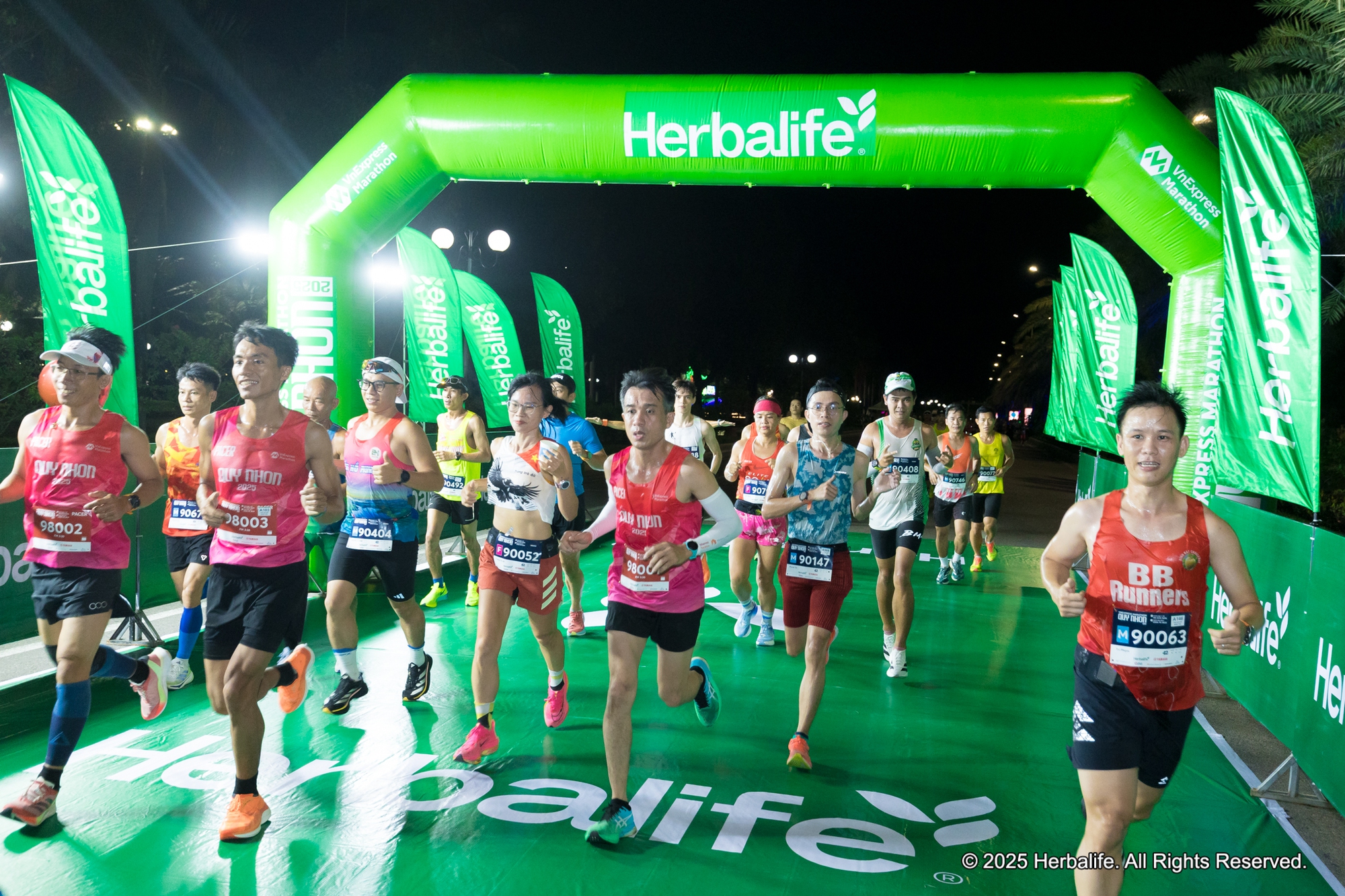 Herbalife Việt Nam tiếp tục đồng hàng cùng VnExpress Marathon Quy Nhơn 2025 lan tỏa lối sống năng động đến cộng đống- Ảnh 3.