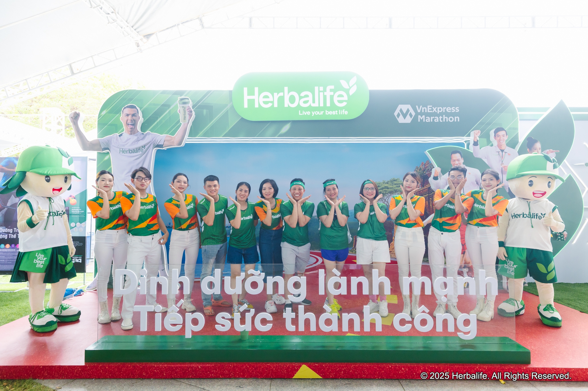 Herbalife Việt Nam tiếp tục đồng hàng cùng VnExpress Marathon Quy Nhơn 2025 lan tỏa lối sống năng động đến cộng đống- Ảnh 7.