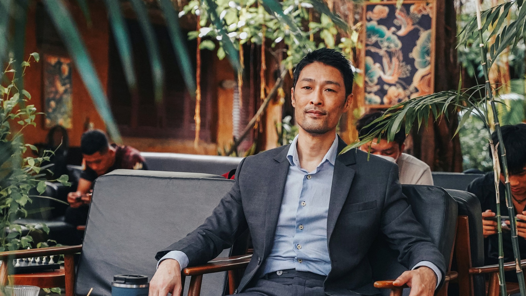 Johnny Trí Nguyễn: "Người Hùng Hành Động" Gốc Việt tái xuất màn ảnh rộng- Ảnh 4. Johnny Trí Nguyễn: "Người Hùng Hành Động" Gốc Việt tái xuất màn ảnh rộng- Ảnh 4.