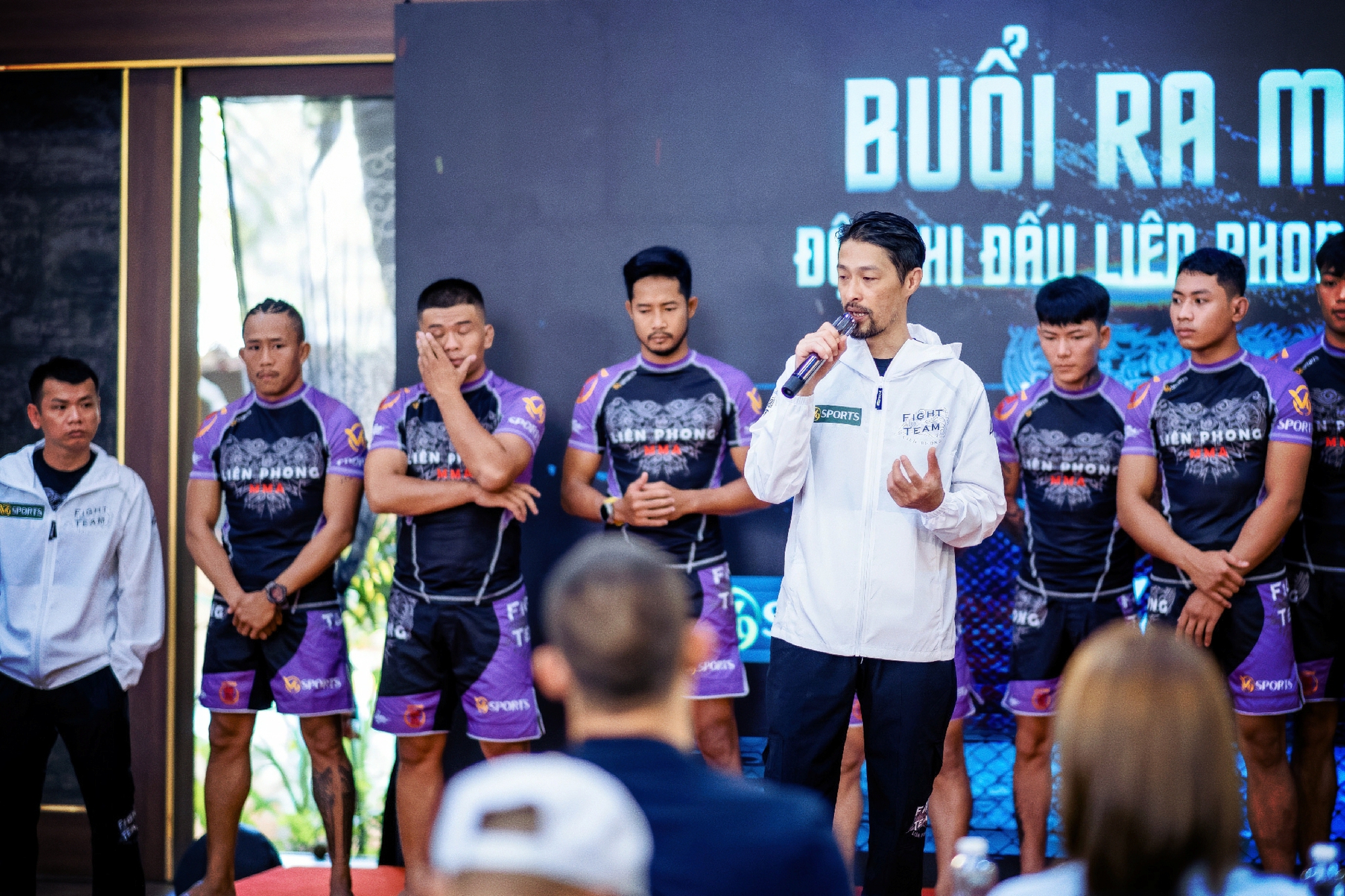 Johnny Trí Nguyễn: "Người Hùng Hành Động" Gốc Việt tái xuất màn ảnh rộng- Ảnh 3. Johnny Trí Nguyễn: "Người Hùng Hành Động" Gốc Việt tái xuất màn ảnh rộng- Ảnh 3.
