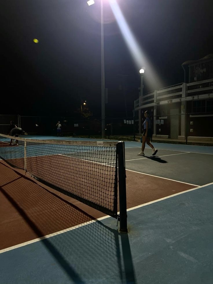 “Ăn ngủ” trên sân pickleball mỗi ngày có thực sự giúp bạn lên trình?- Ảnh 1.