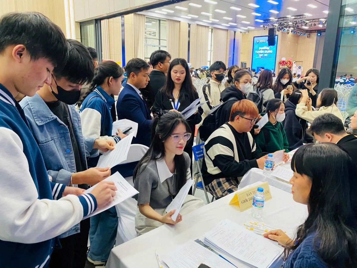 Tổng kết thị trường việc làm quý I năm 2025: Điểm sáng và thách thức- Ảnh 3. Tổng kết thị trường việc làm quý I năm 2025: Điểm sáng và thách thức- Ảnh 3.