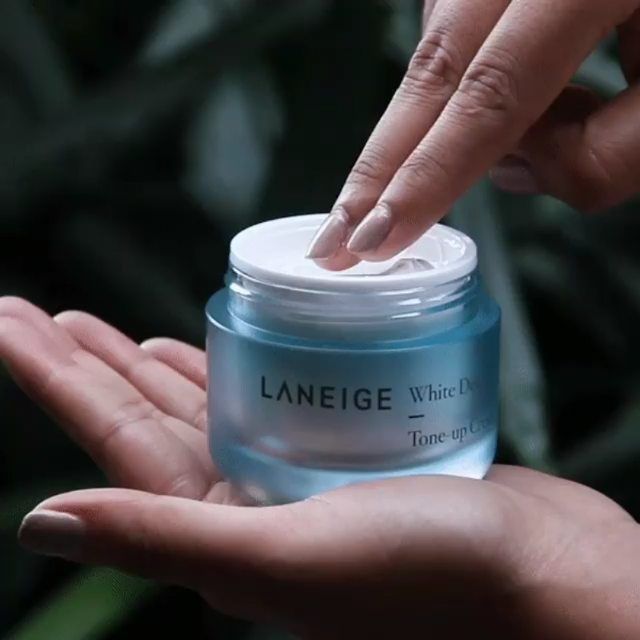 4 em kem dưỡng nâng tông đáng sắm khiến bạn dù dậy muộn vẫn đẹp kịp giờ làm!- Ảnh 4.