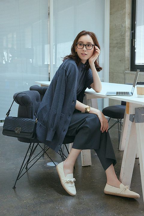 Kh&ocirc;ng l&ecirc;n đời điện thoại, kh&ocirc;ng n&acirc;ng cấp xe: Xu hướng ti&ecirc;u d&ugrave;ng ngược đang trở th&agrave;nh chiến lược sống bền vững của người trẻ- Ảnh 1.