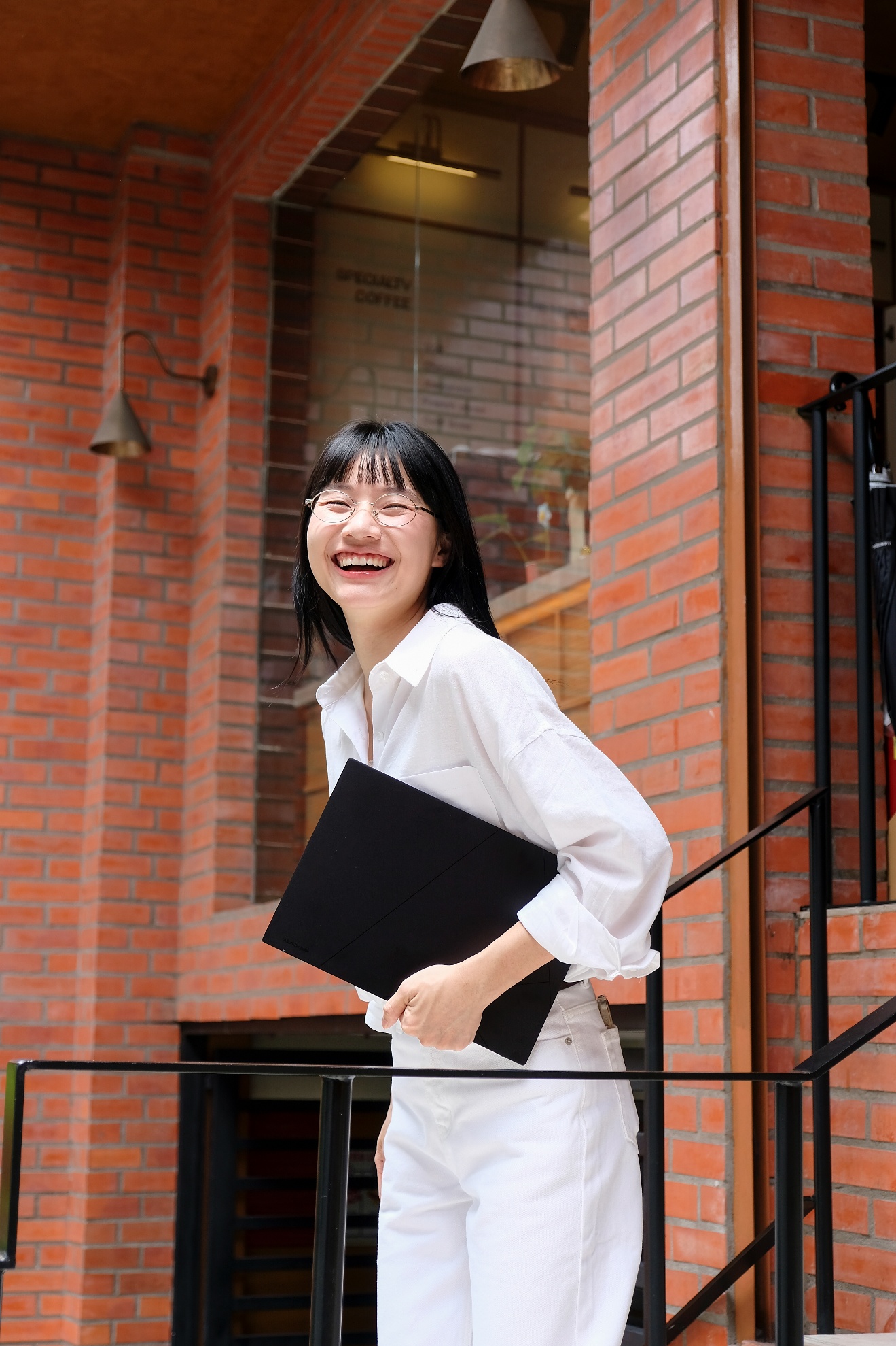Zenbook 14: Tối giản để tinh tế, hiệu năng cao để nhẹ gánh mỗi ngày- Ảnh 7. lich tuong thuat truc tiep bong da hom nay: Tối giản để tinh tế, hiệu năng cao để nhẹ gánh mỗi ngày- Ảnh 7.