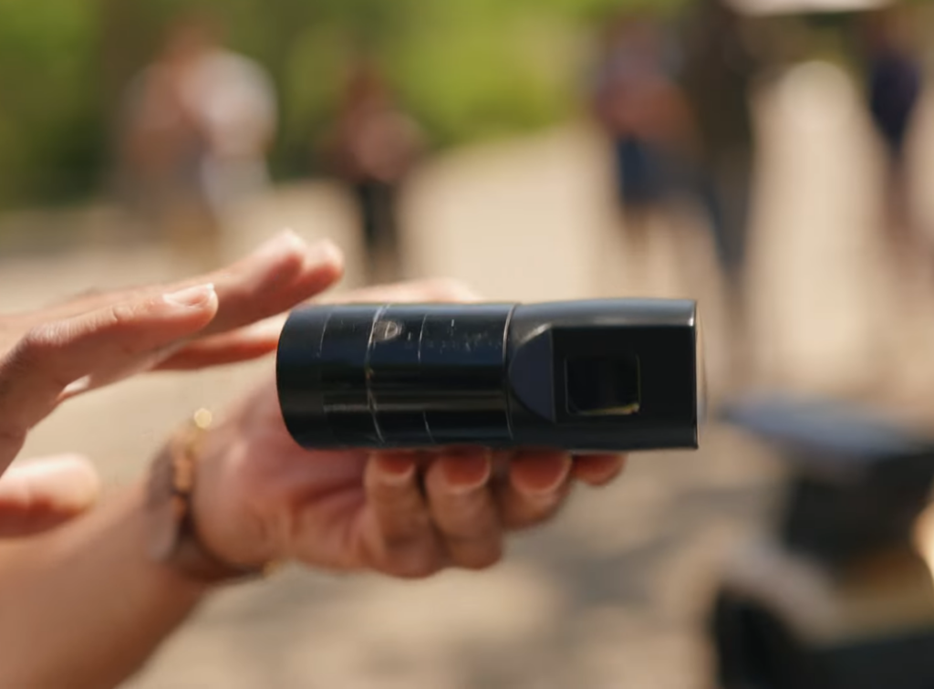 Apple Chế Tạo Camera Đặc Biệt Dựa Trên Linh Kiện Iphone Để Ghi Hình Bộ Phim Bom Tấn- Ảnh 2. Apple Chế Tạo Camera Đặc Biệt Dựa Trên Linh Kiện Iphone Để Ghi Hình Bộ Phim Bom Tấn- Ảnh 2.